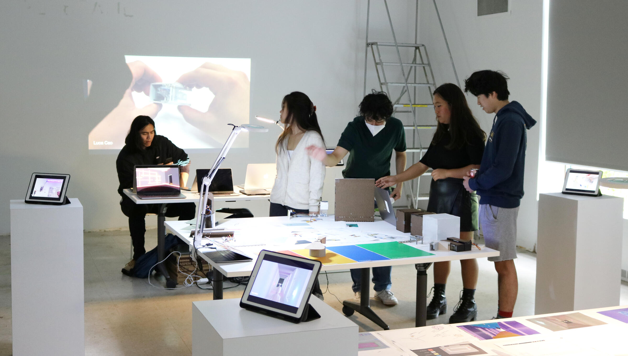 Students working in the 4D lab