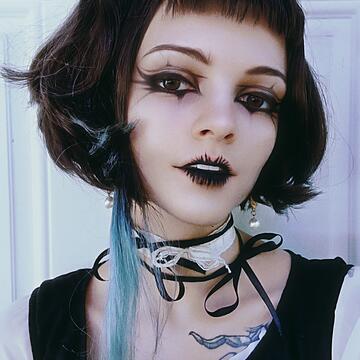 Hali Simmons Headshot
