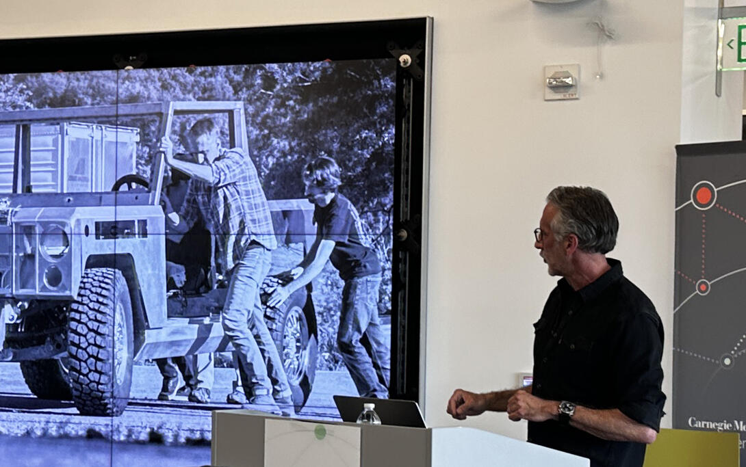 Robert Bollinger giving a lecture